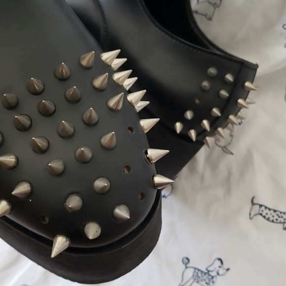 Shoes - Picture 4 of 7